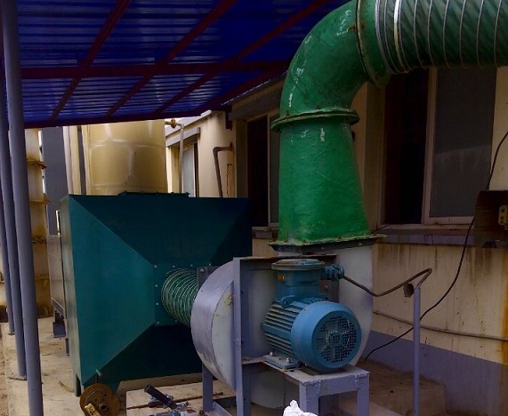 乳膠制品浸膠硫化廢氣_大型工廠異味、廢氣處理方案  　　橡膠硫化廢氣處理 乳膠手套廠廢氣吸收鋰電池廠廢氣酸氣凈化設備車間異味治理方案